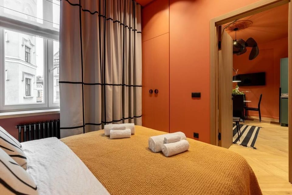 Premium Design - Top Location - Fast WiFi Apartment in Riga