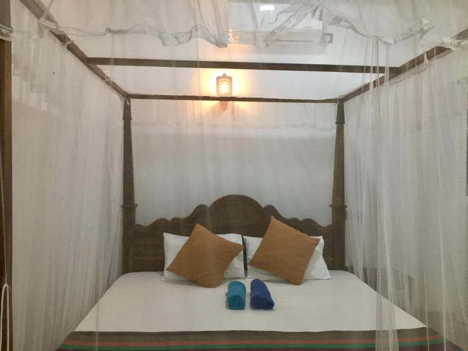 Villa 51 Ground Floor Rooms Your own room plus access to shared spaces Bed and Breakfast in Hikkaduwa