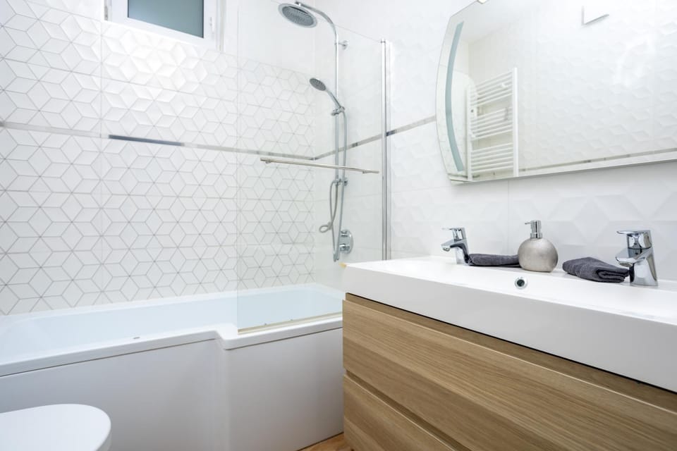 Bathroom, Bath