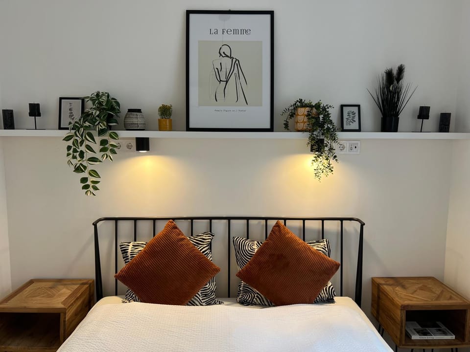 Bed, Decorative detail