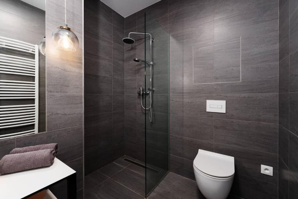 Shower, Toilet, Bathroom