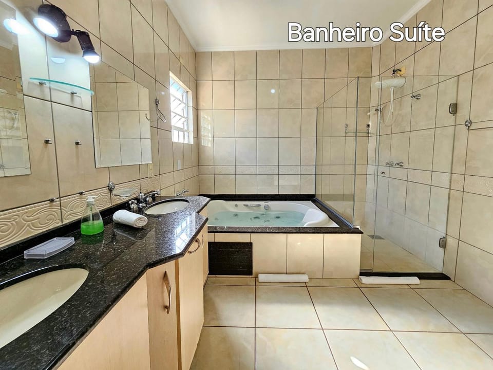 Linda casa 5 quartos prox a av cataratas e centro House in Foz do Iguaçu