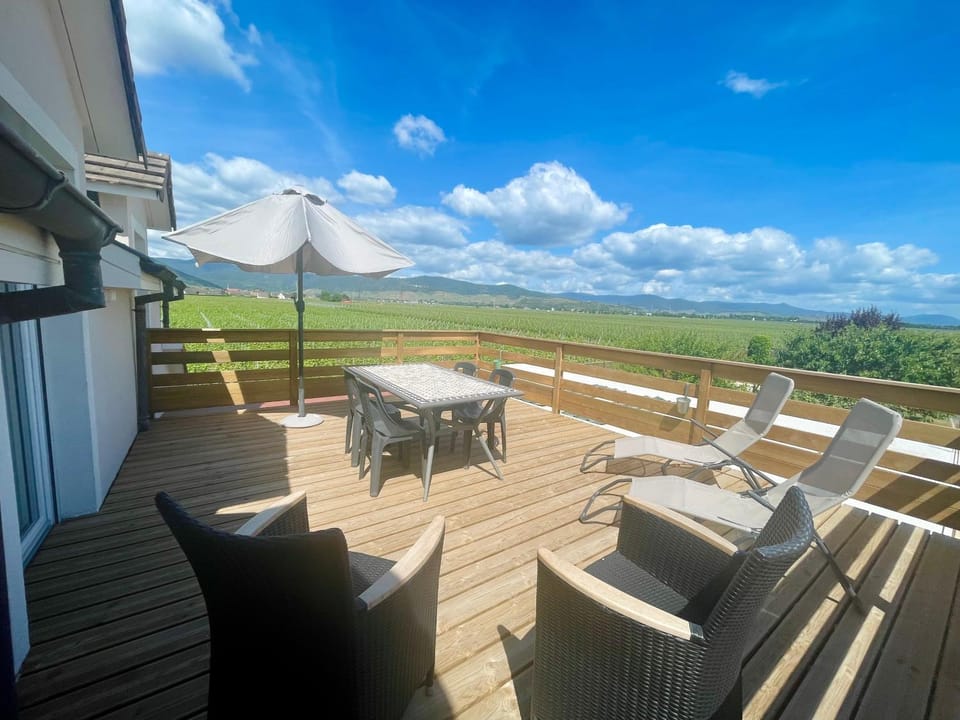 Balcony/Terrace, Mountain view