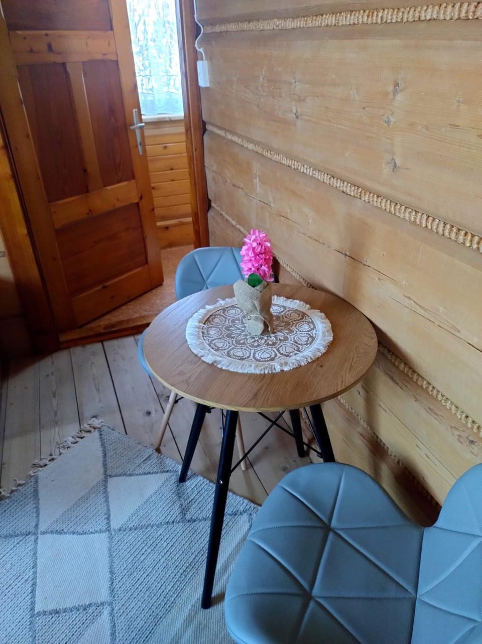 Photo of the whole room, Seating area, Bedroom