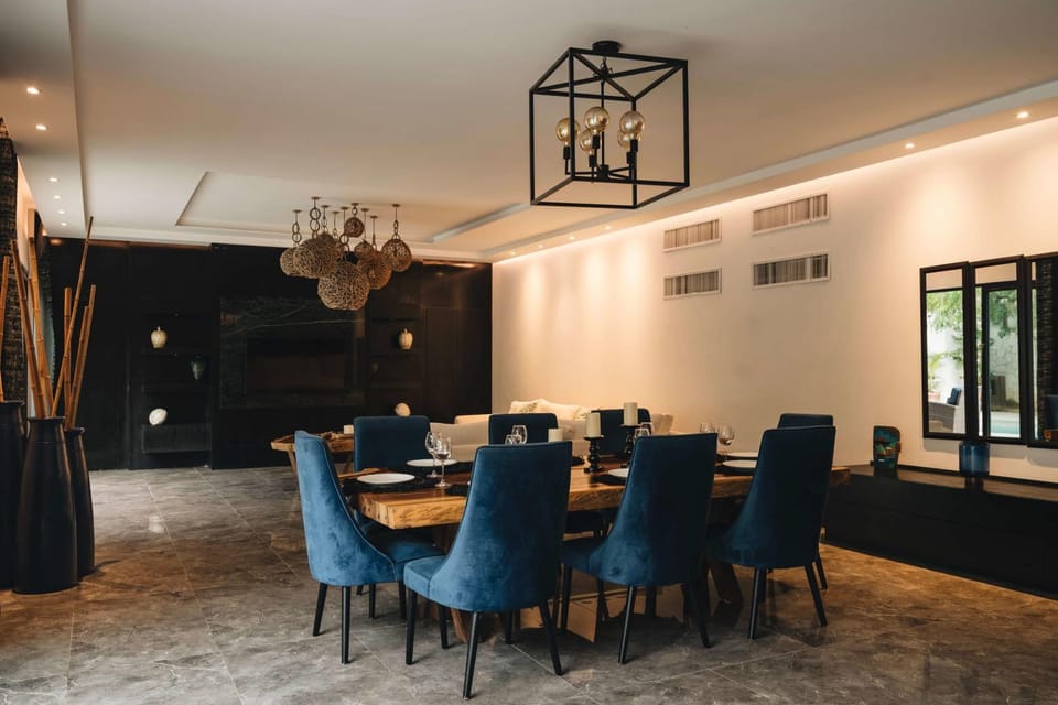 Living room, Dining area, air conditioner
