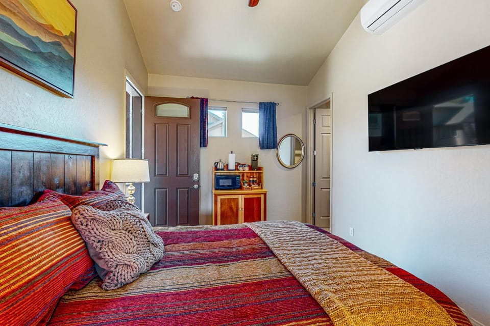 Couple’s Casita 4 Mi to Downtown Flagstaff House in Flagstaff