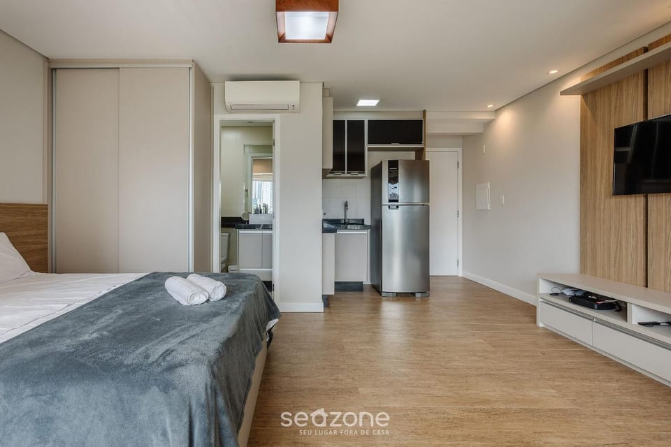 Kitchen or kitchenette, Bedroom