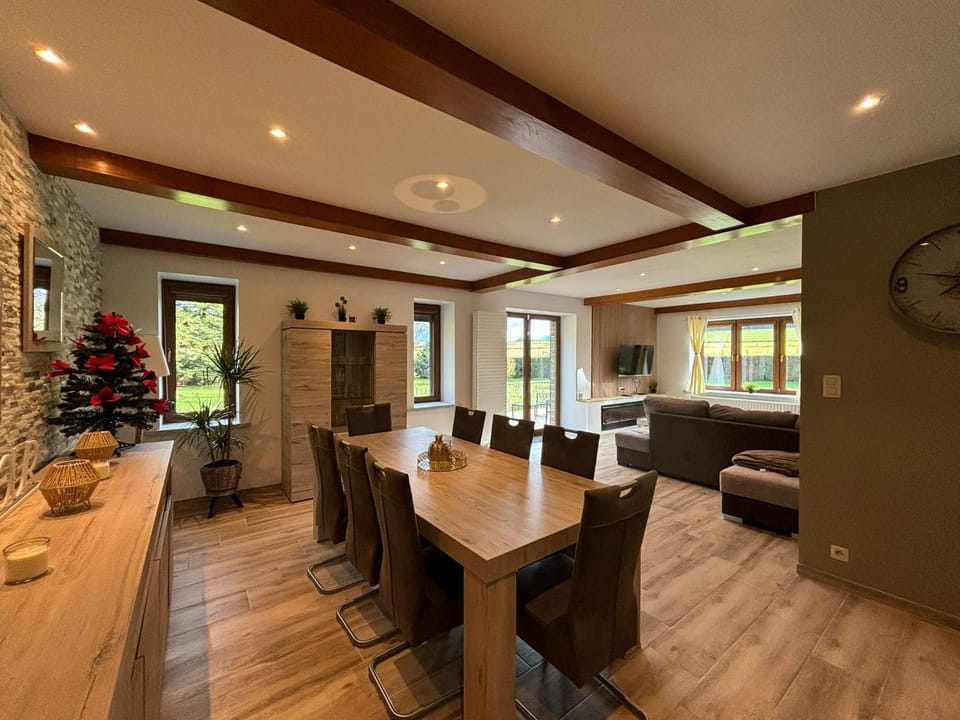 TV and multimedia, Dining area