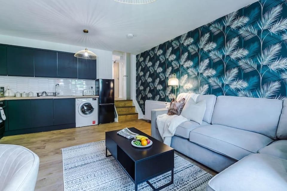 Kitchen or kitchenette, Living room, Seating area, pet friendly, stove