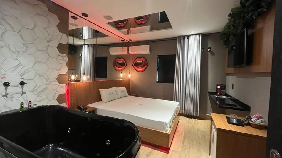 Bed, TV and multimedia, Bedroom, minibar