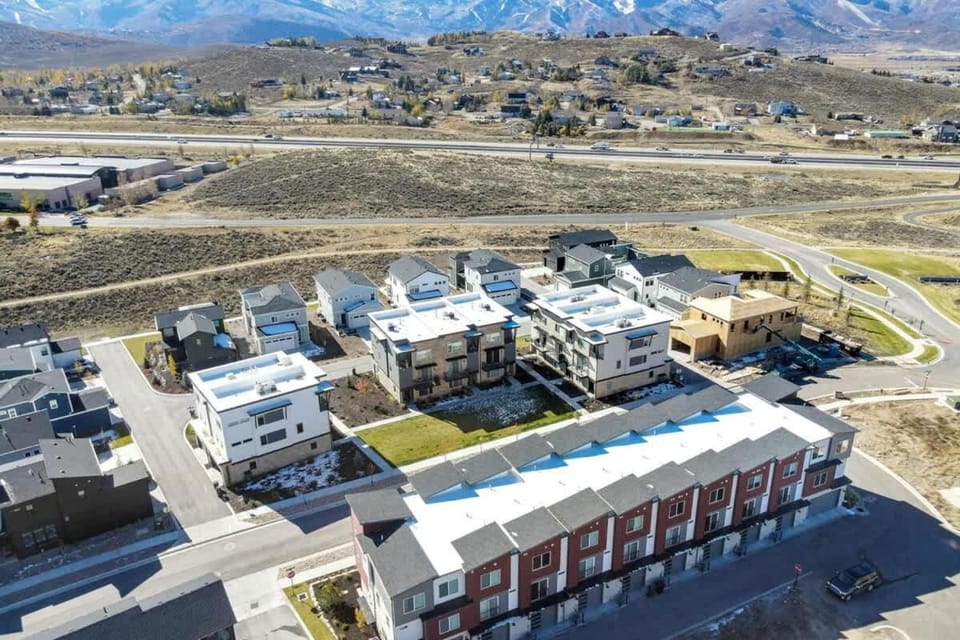 Silver Creek Sanctuary - Relax & Explore Park City House in Snyderville