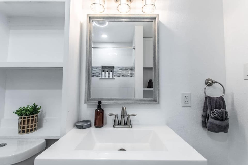 Serenity Suites C Apartment in Nueces County