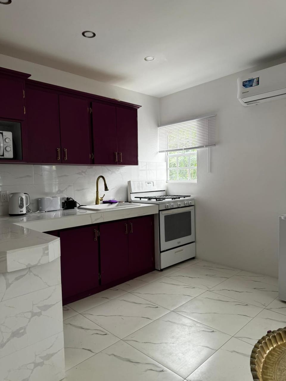 Coffee/tea facilities, Kitchen or kitchenette, oven, toaster
