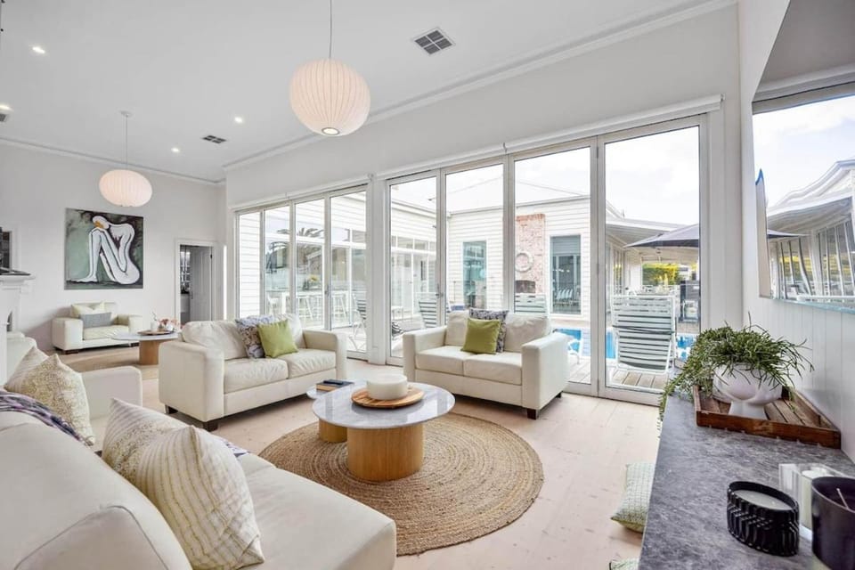 Ocean Beach House Sorrento - Luxury with Heated Pool and Spa House in Melbourne Road
