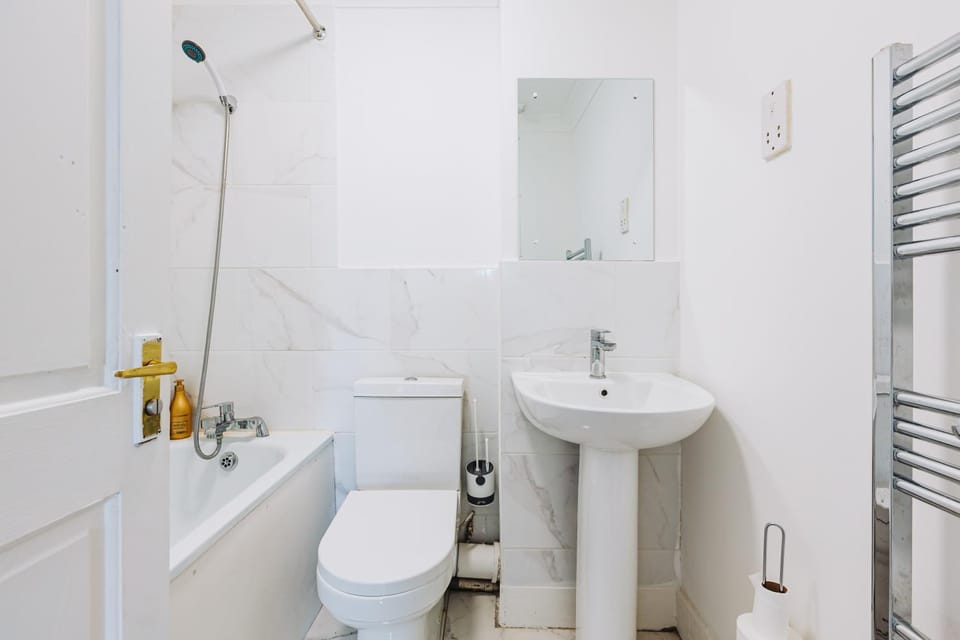 Toilet, Bathroom, Bath