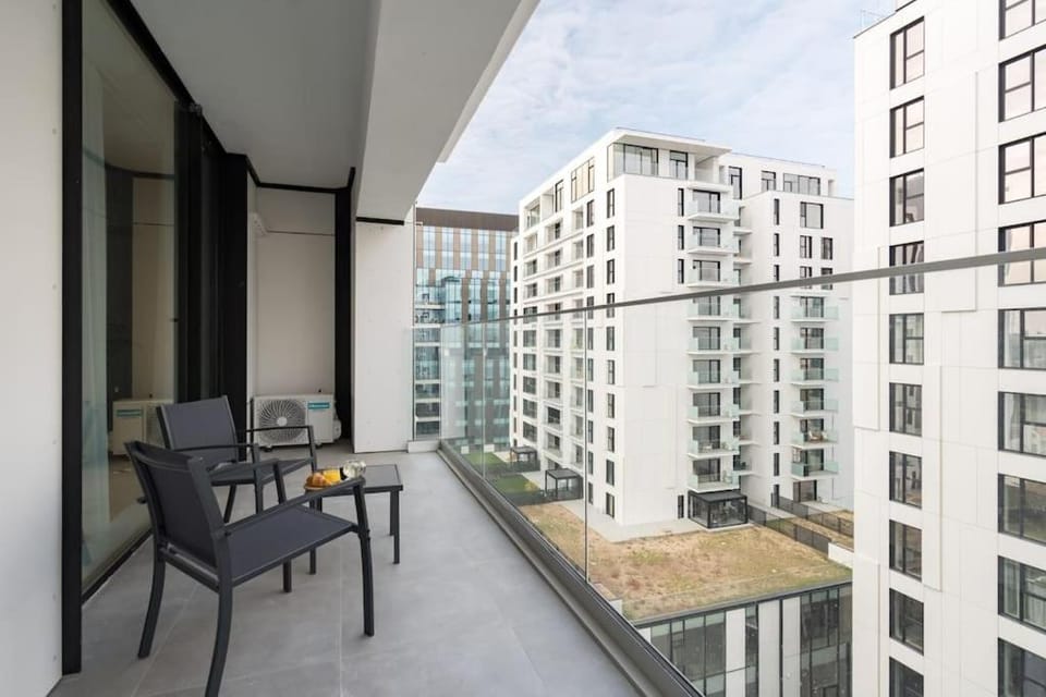 Orange Luxury King bed Apartment, bussiness, leisure in One Cotroceni Apartment in Bucharest