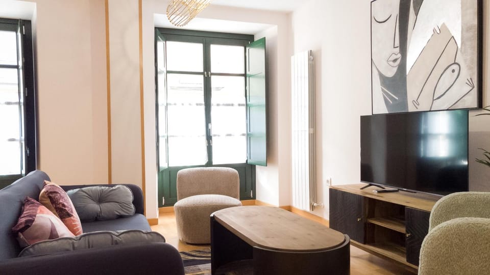 Communal lounge/ TV room, Evening entertainment
