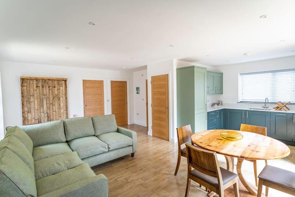 Kitchen or kitchenette, Living room, Seating area