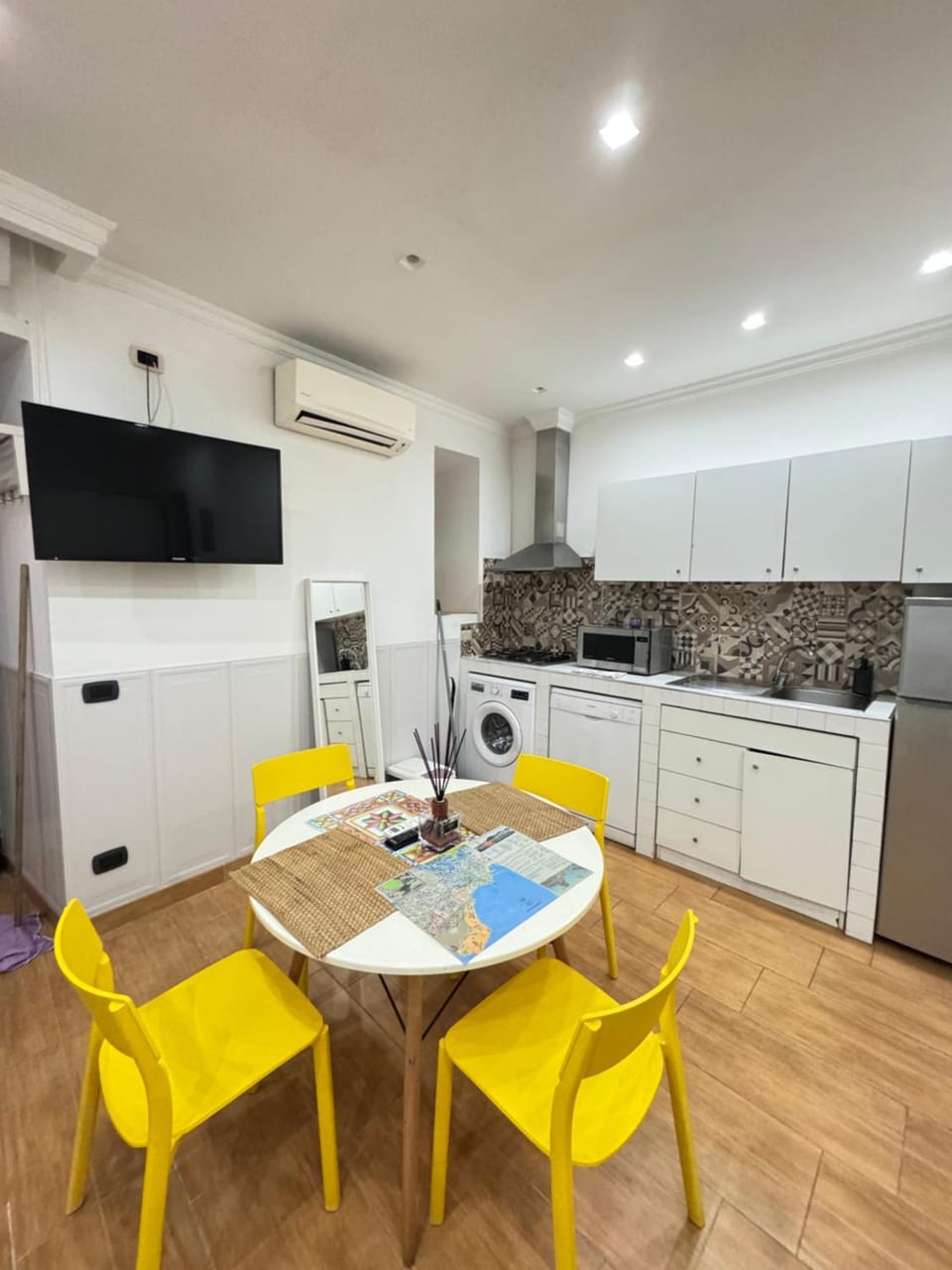 DAfflitto 12 Apartment in Naples