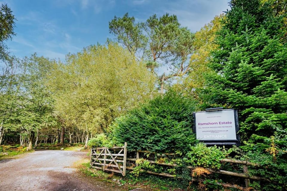 Garden view, Street view