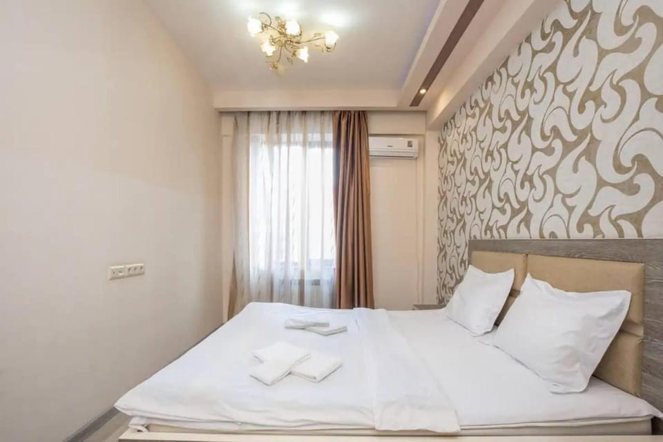 Bed, Bedroom, air conditioner