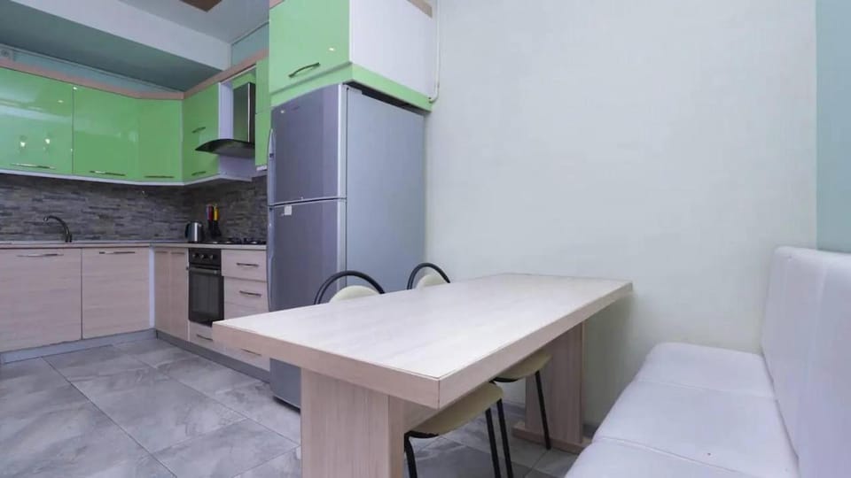 Dining area, oven, stove