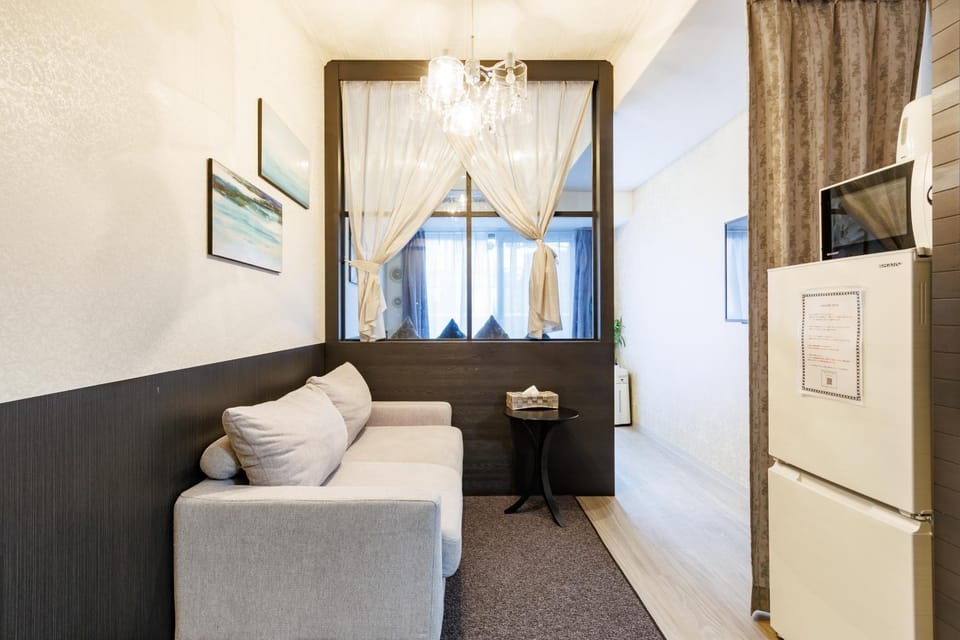 Kitchen or kitchenette, Seating area
