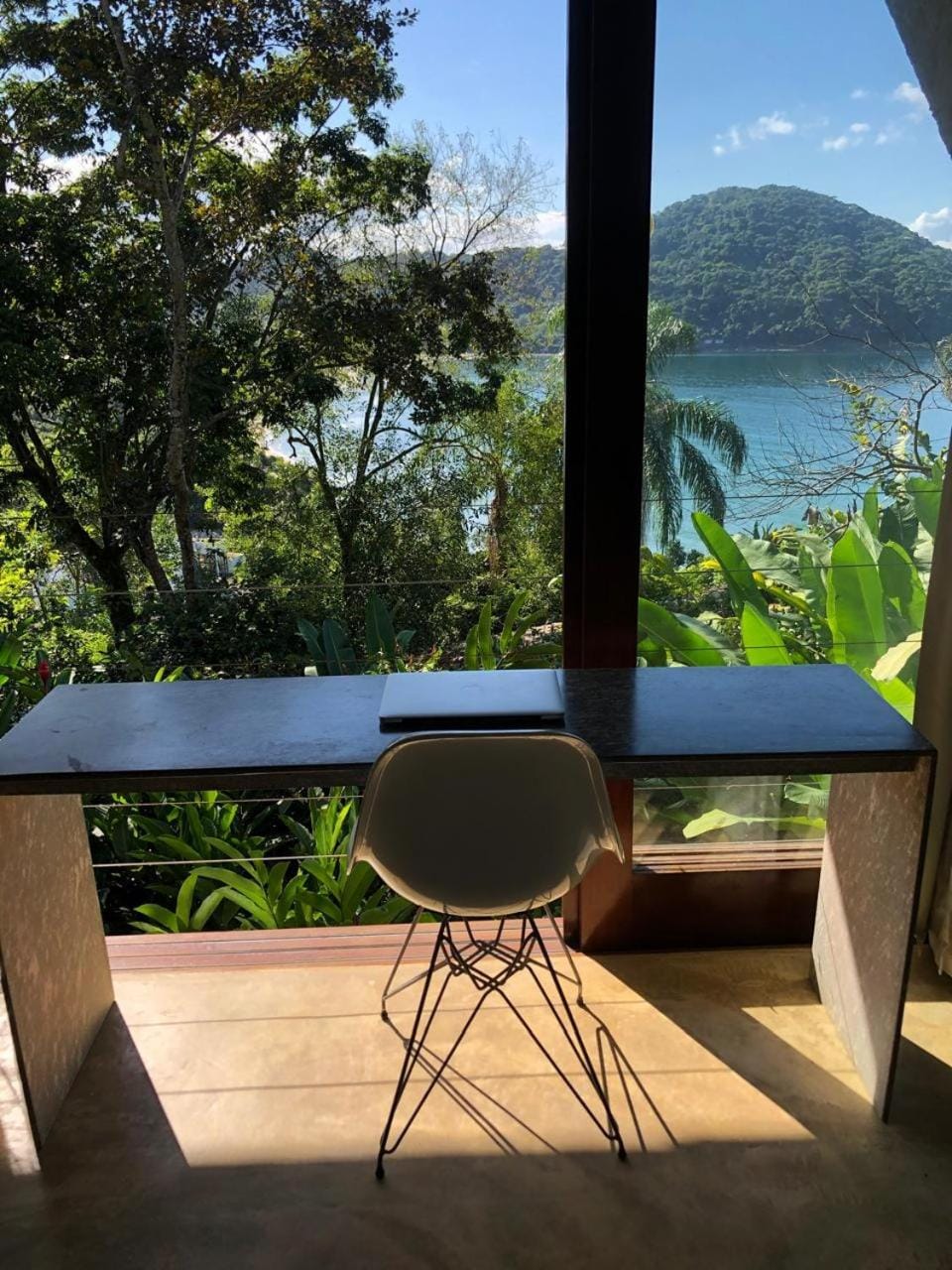 Mountain view, Sea view