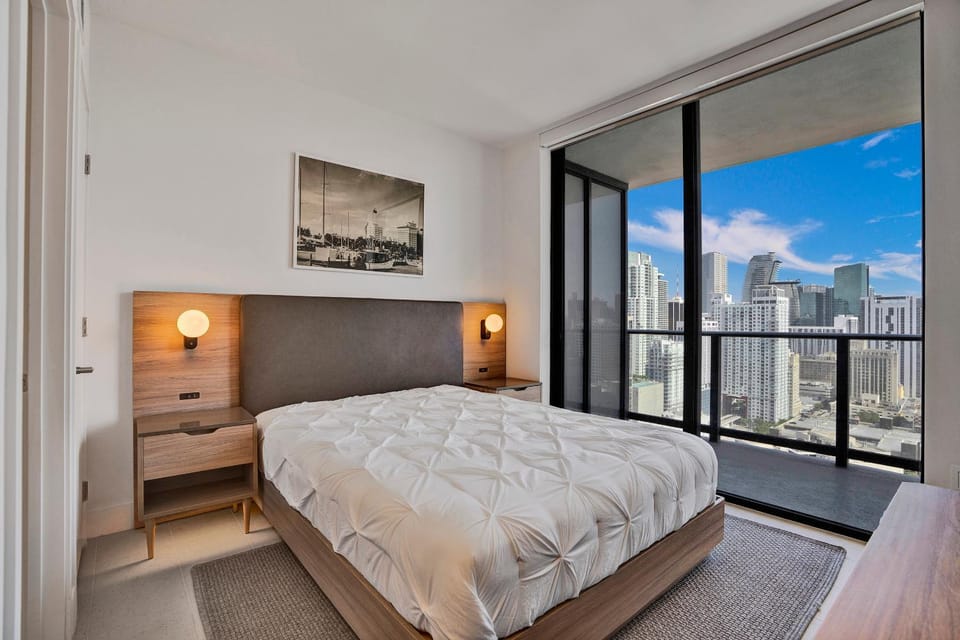 New 2-Bdrm Downtown Miami Apartment with Bay Vista Apartment in Miami