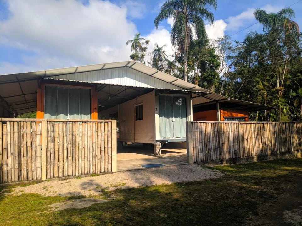 Condominio Vila Contanainer House in State of Paraná