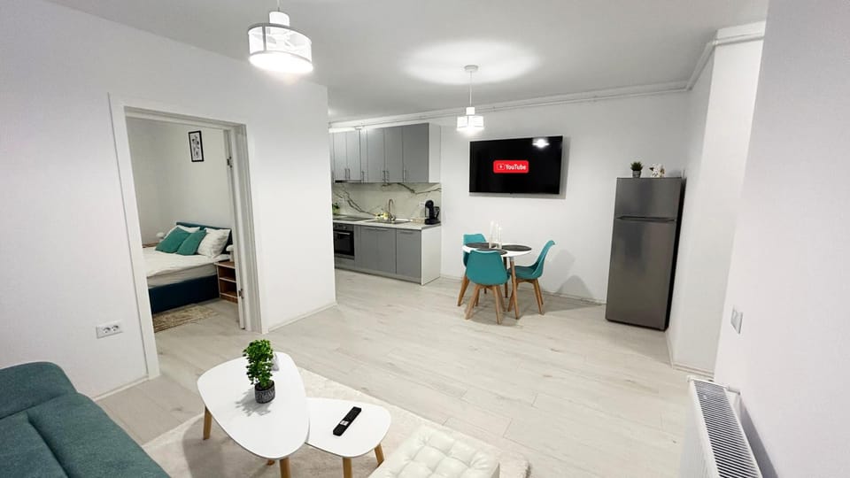 TV and multimedia, Living room, Seating area, Dining area
