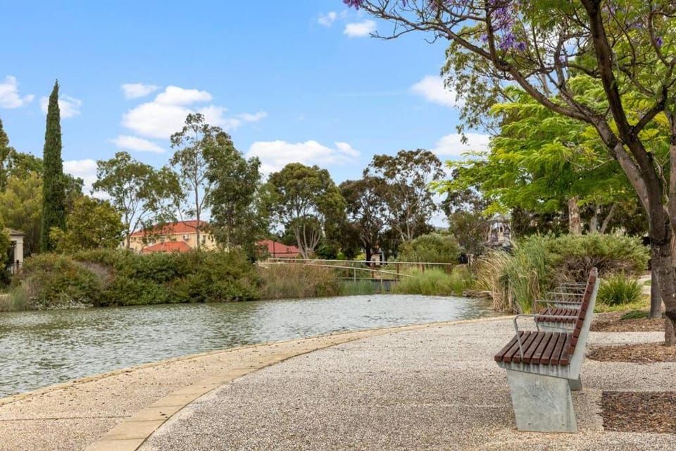Mawson Lakes Retreat - A Peaceful and Prime Location Apartment in Adelaide