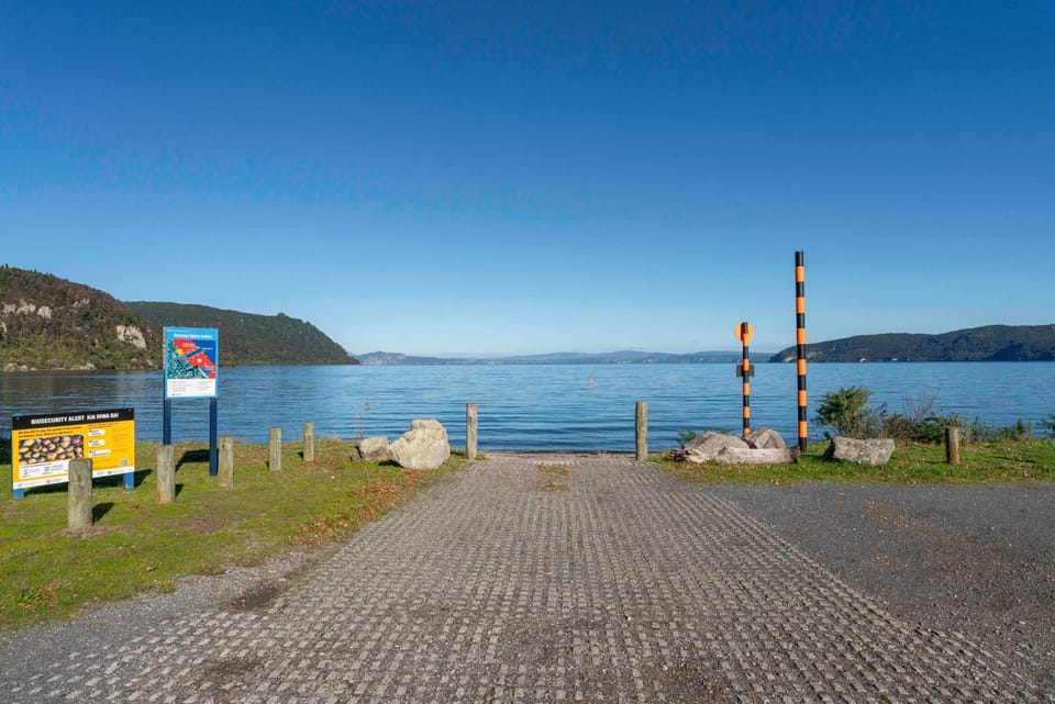 Natural landscape, Activities, Hiking, Lake view, Mountain view
