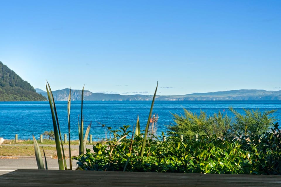 Natural landscape, Lake view, Mountain view