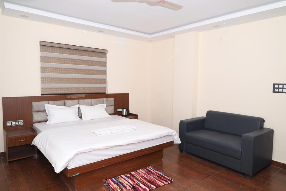 Hotel Siddhi Residency 200 meter from Aiims Hotel in India