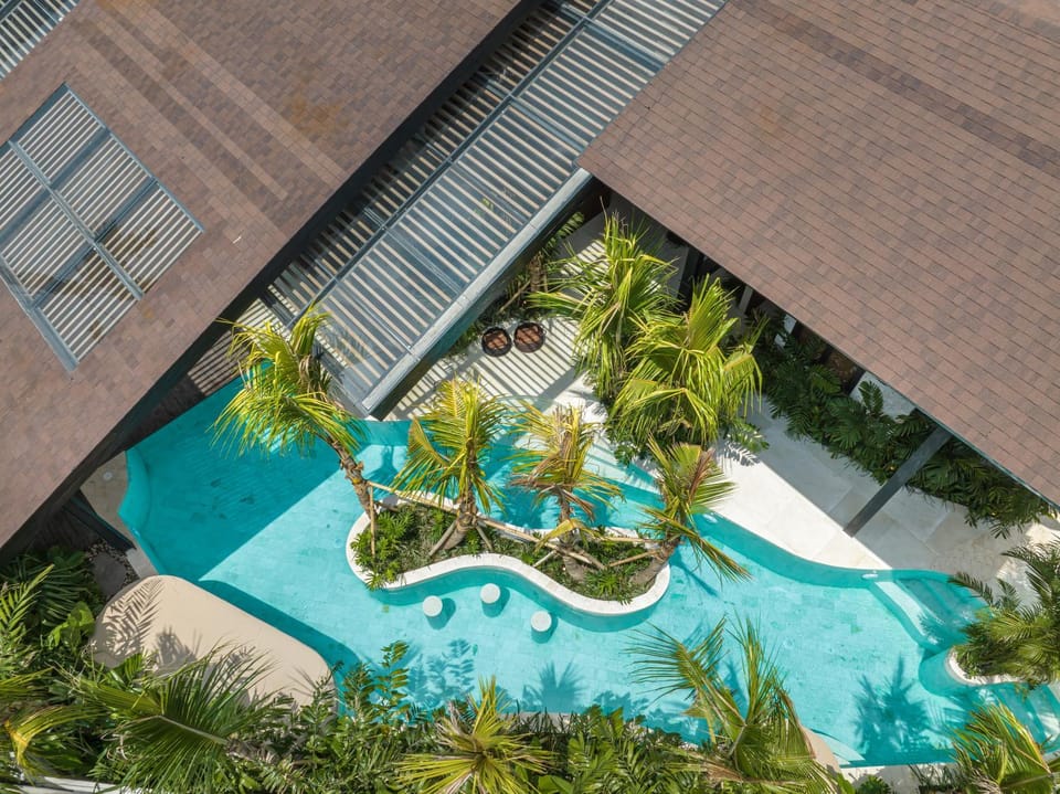Property building, Day, Garden, Garden view, Pool view, Swimming pool, Swimming pool