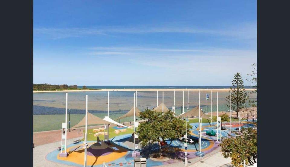 The Entrance Waterfront Studio, Balcony, Pool, Water Views, Unit 208 Apartment in The Entrance