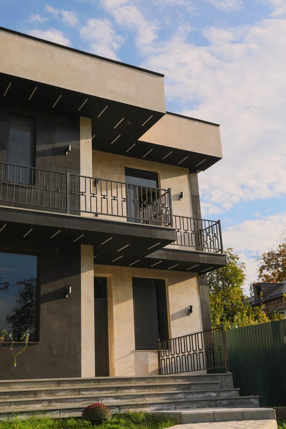 Property building, Day, View (from property/room), Balcony/Terrace