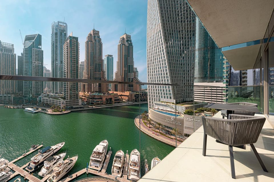3BR Full Marina View for 8 Near The Metro! Apartment in Dubai