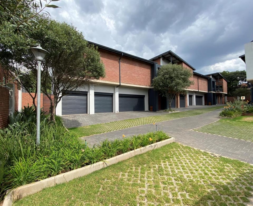 Hazelwood precinct pad Apartment in Pretoria