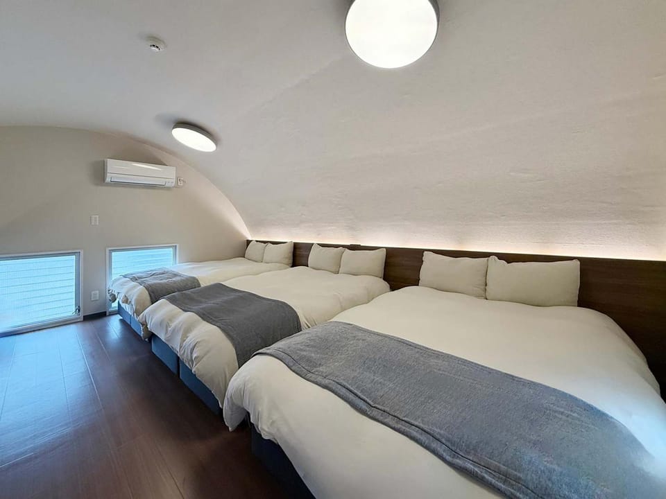 Clio Matoba by b hotel - 10-min Walk to Station Spacious Stay for 8 Guests Apartment in Hiroshima