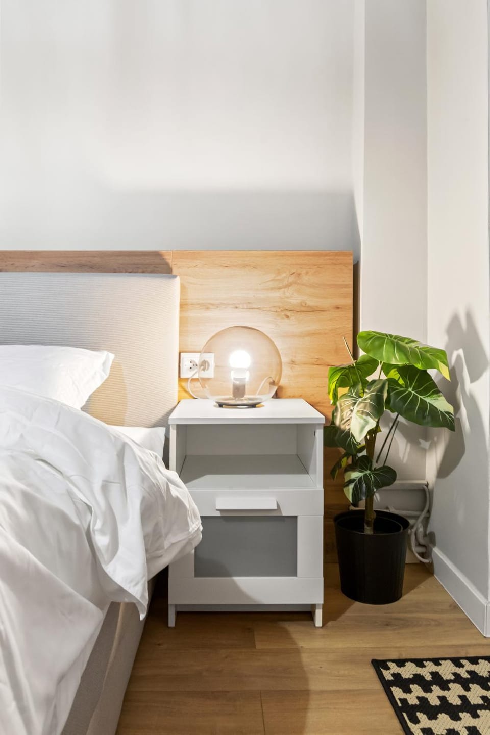 Bed, Photo of the whole room, Bedroom