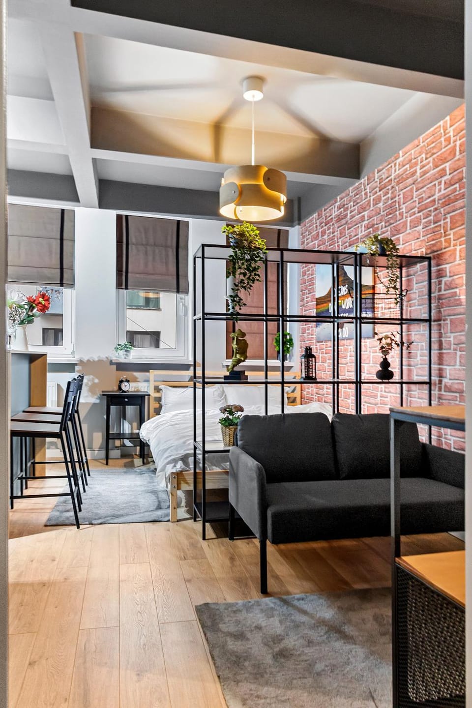 Kitchen or kitchenette, Living room, Seating area, Dining area