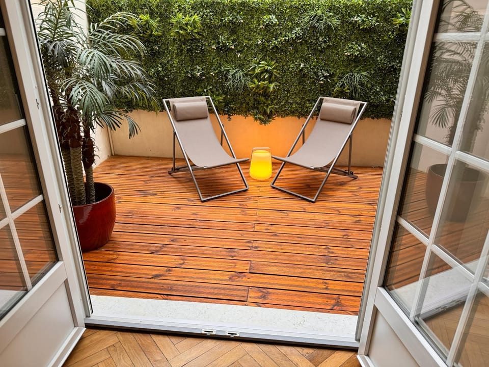 Patio, Day, Balcony/Terrace
