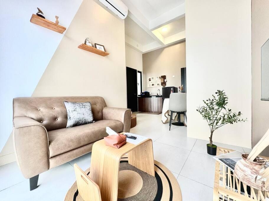 Urban Suites #Walnut 1BR 1Bath suite #Infinity Pool #3pax #1Queen 1Single #Quality well maintained #Private host Apartment in George Town