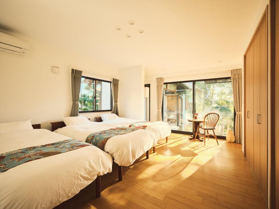 Bed, Photo of the whole room, Bedroom, air conditioner