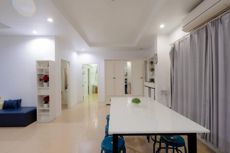 City Beach 3 Pool Villa Hua Hin Villa in Hua Hin District