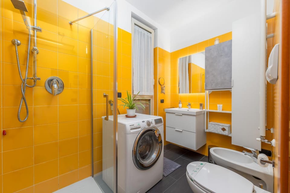 Free Private Parking - 5min to Metro - Balcony - Quiet Apartment in Milan