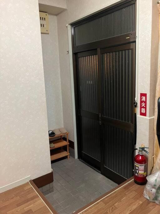 一軒家の一室 Bed and Breakfast in Osaka