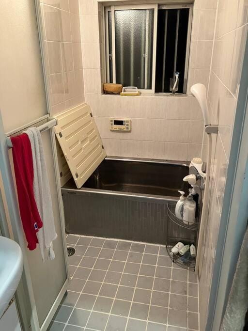 一軒家の一室 Bed and Breakfast in Osaka